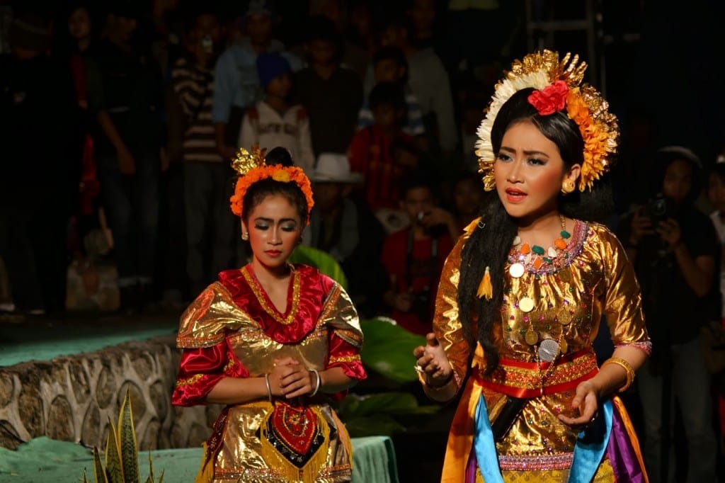 Teatrical of Putri Mandalika in Bau Nyale Event