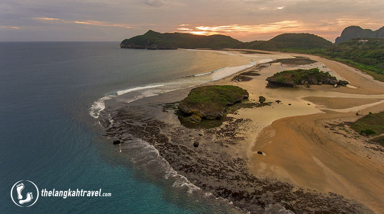 Pantai Rantung, Sekongkang, Sumbawa Barat