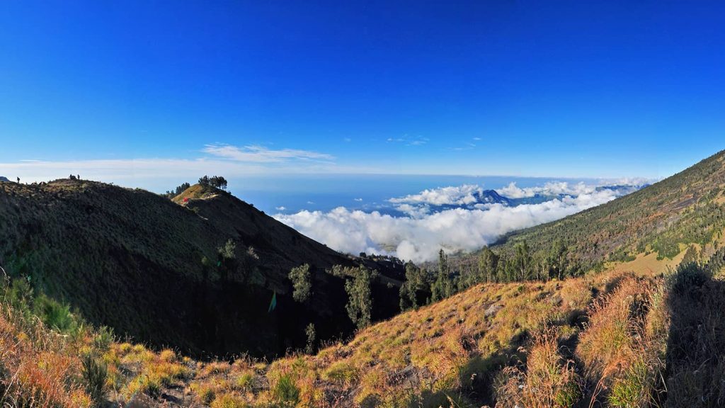 Paket Trekking Rinjani Via Sembalun 4 Hari 3 Malam