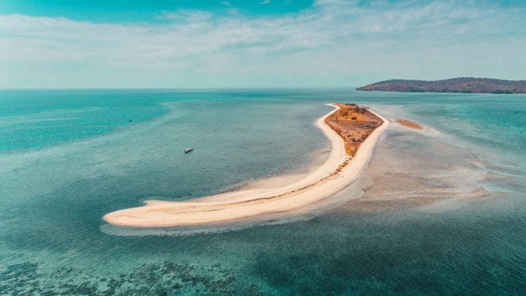 Paket Tour Sehari Pulau Dangar Ode Sumbawa