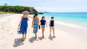 Open Trip Pantai Pink Lombok 1 Hari