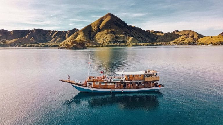 Paket Wisata Private Labuan Bajo 2 Hari 1 Malam